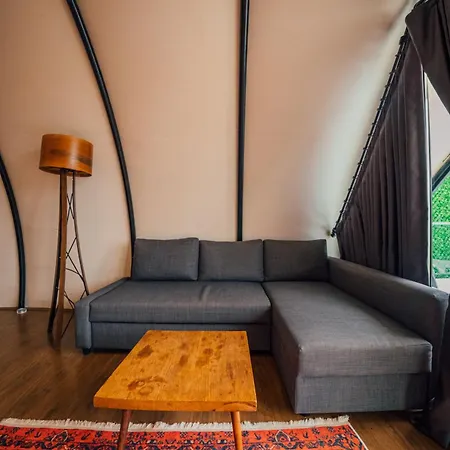 לינה וארוחת בוקר Snail House ספנג'ה