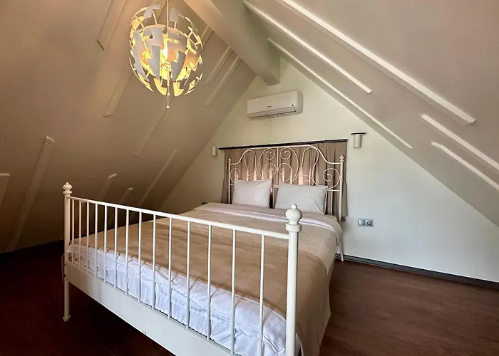 Snail House Bed & Breakfast